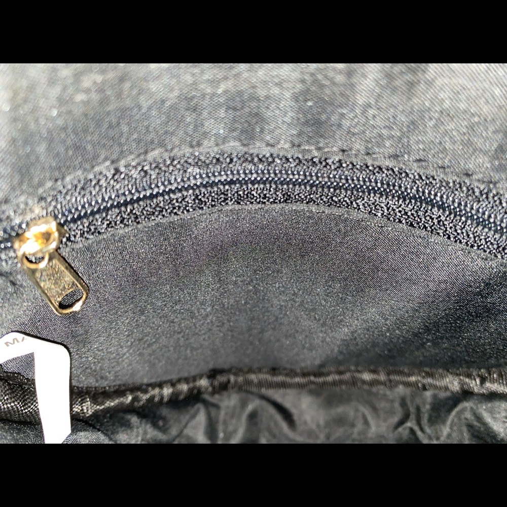 Brand New Leopard Print Crossbody Round Bag. (w/out tag, will provide dust bag) - Picture 9 of 9
